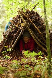 Bushcraft - Laubhütten  -Survival Shelter